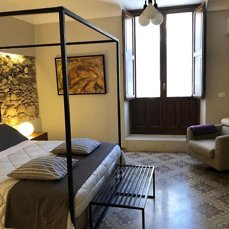 Il Fuoco Di Archimede - Ortigia Apartment Syracuse ภายนอก รูปภาพ