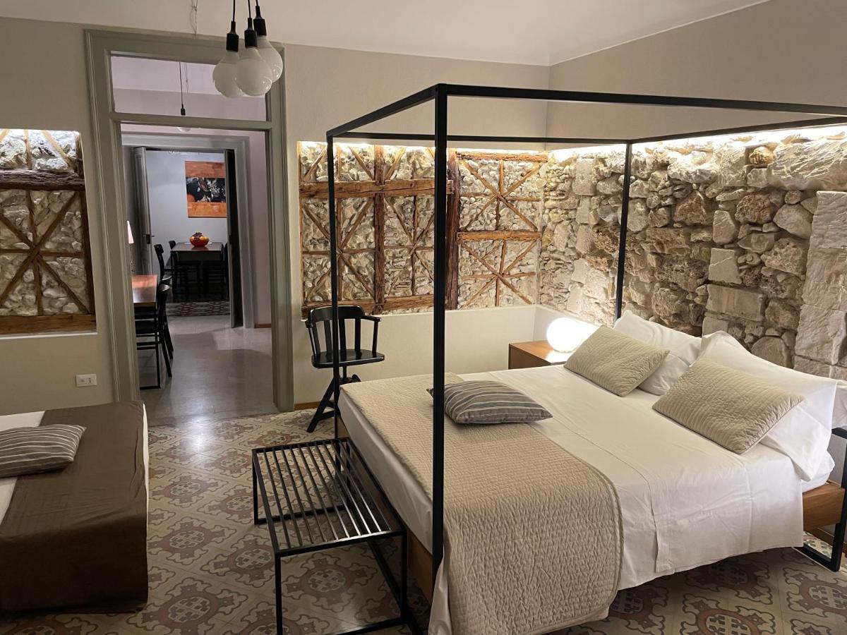 Il Fuoco Di Archimede - Ortigia Apartment Syracuse ภายนอก รูปภาพ